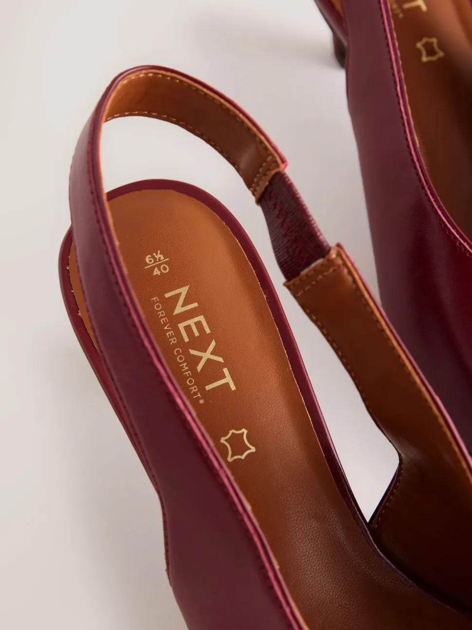 Rouge - Chaussures à talons à bride arrière en cuir et bout pointu