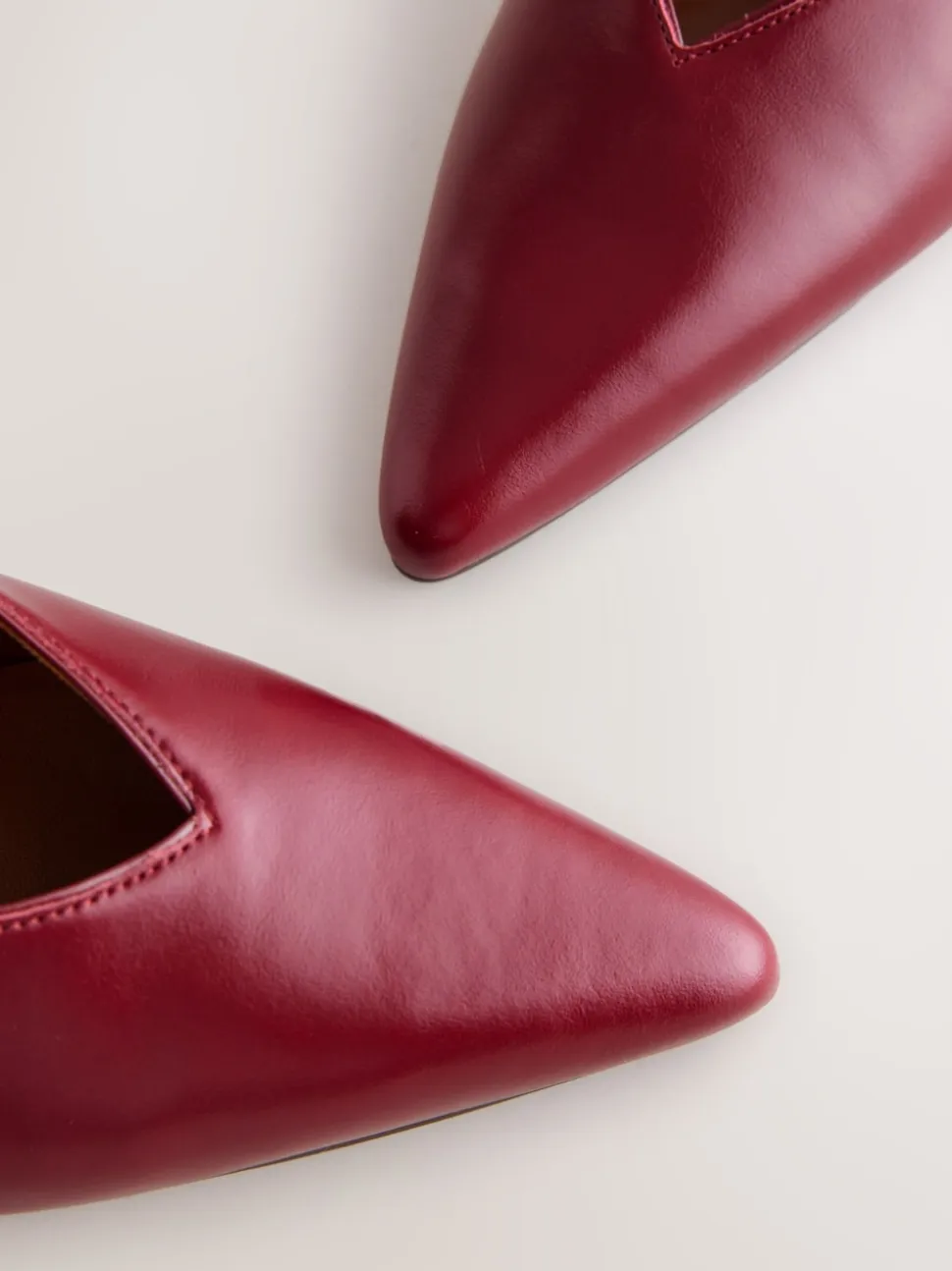 Rouge - Chaussures à talons à bride arrière en cuir et bout pointu