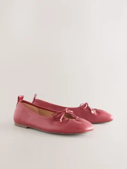 Rouge - Chaussures plates Forever Comfort® à bout rond Cravate