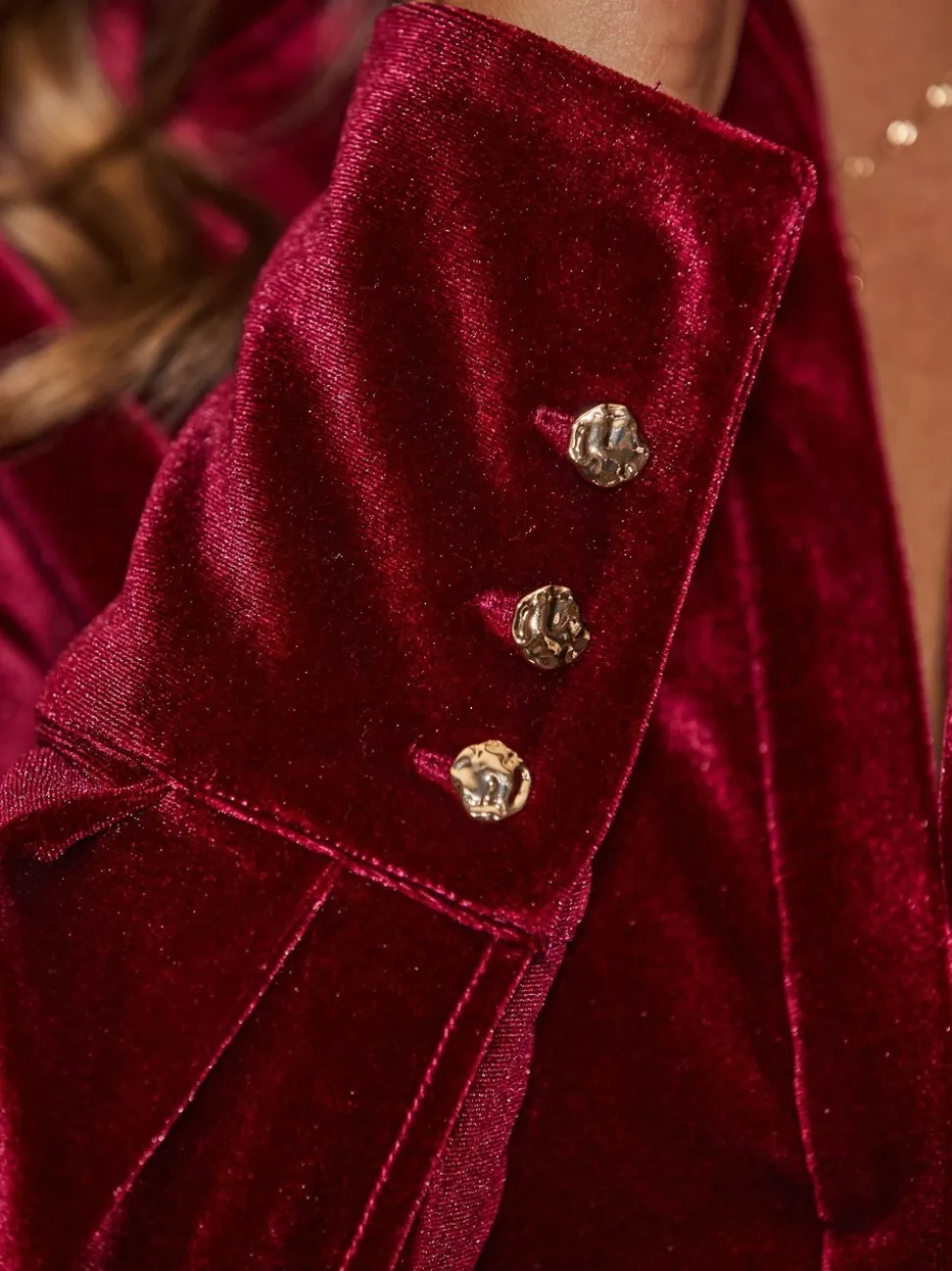 Rouge - Chemise Sosandar en velours imprimé léopard