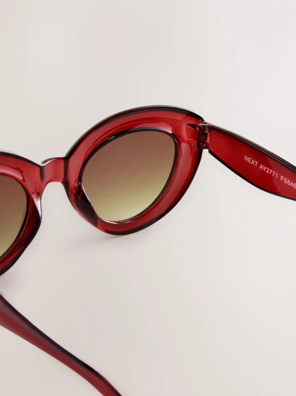 Rouge - Lunettes de soleil ovales