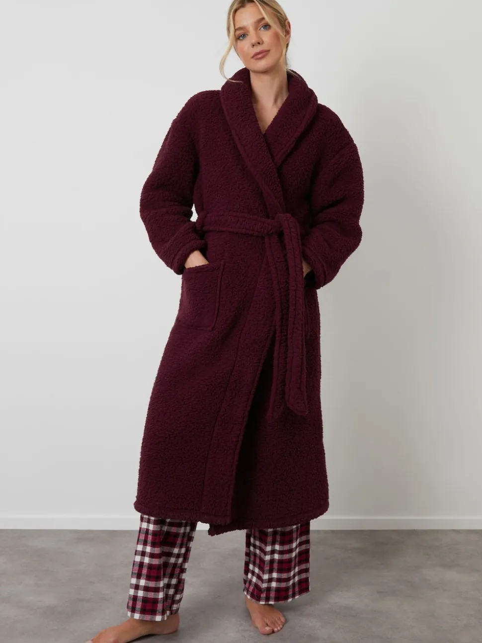 Rouge - Peignoir Threadbare douillet en imitation peau de mouton