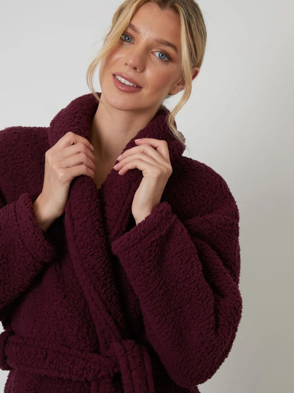 Rouge - Peignoir Threadbare douillet en imitation peau de mouton