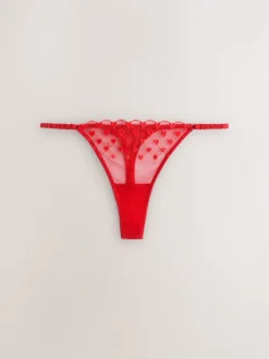 Rouge - String brodé cœur en Suisse haut de gamme