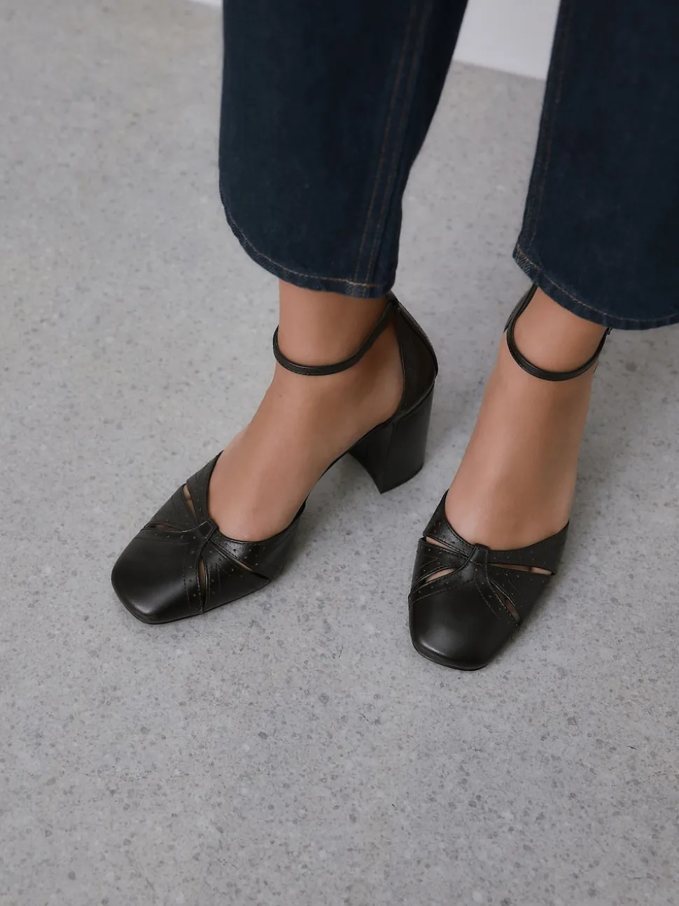 Rouge baie - Chaussures à talons carrés en cuir Forever Comfort® avec sangle à la cheville
