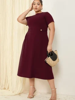 Rouge baie - Friends Like These Tab Detail Manches courtes Mi-long habillé Robe