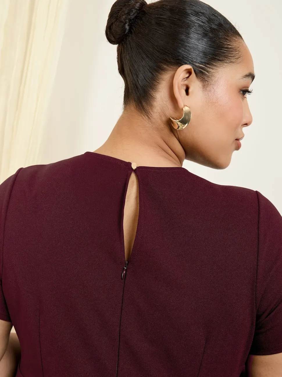 Rouge baie - Friends Like These Tab Detail Manches courtes Mi-long habillé Robe