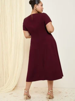 Rouge baie - Friends Like These Tab Detail Manches courtes Mi-long habillé Robe