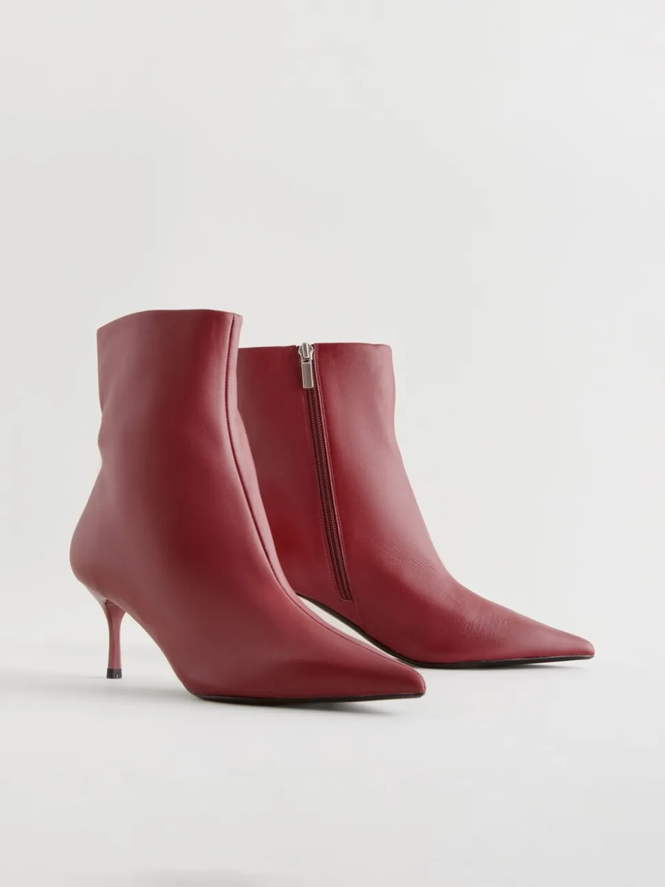 Rouge bordeaux - Bottes fines à talons et bout pointu