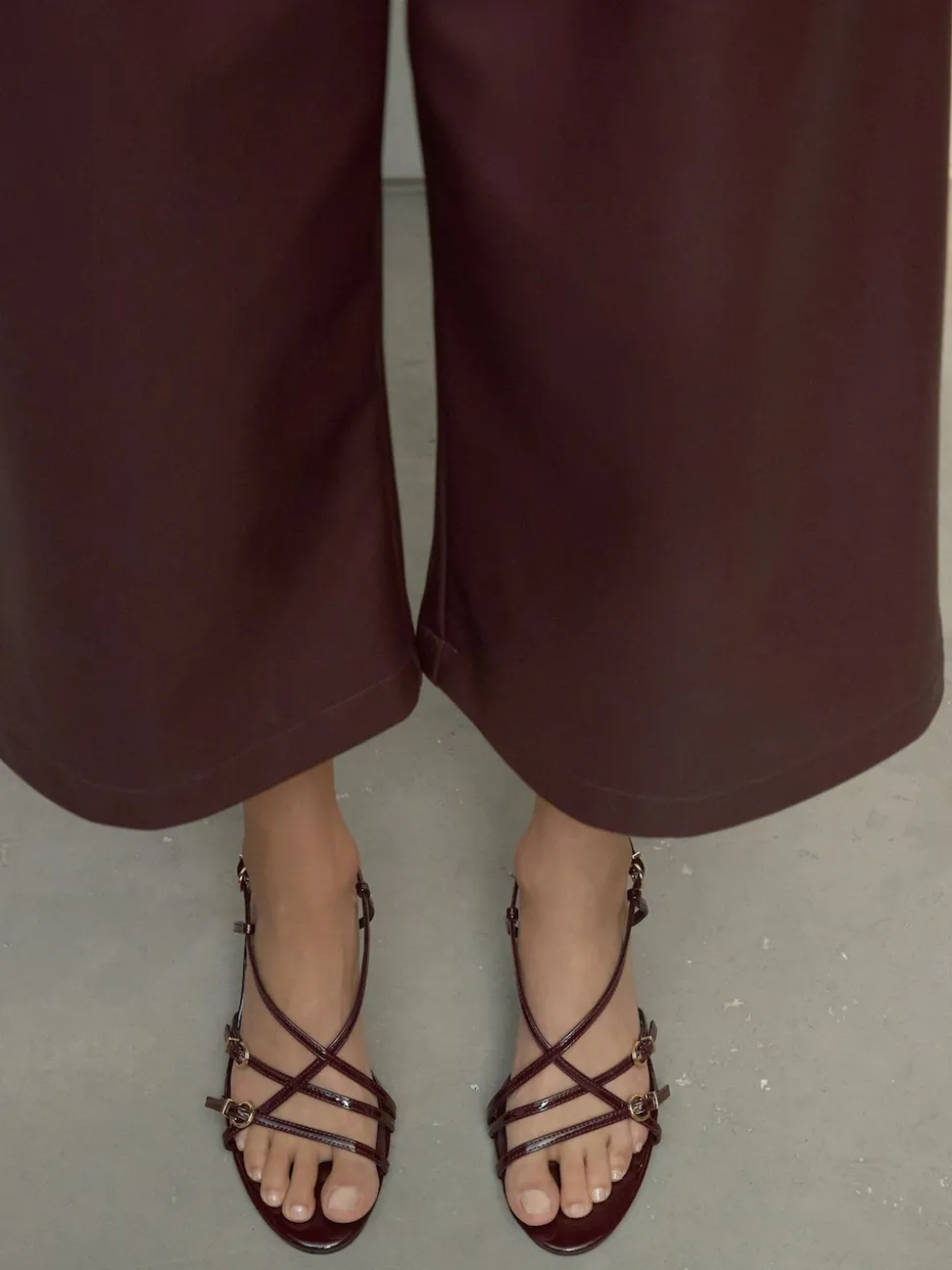 Rouge bordeaux - Forever Comfort® Kitten heel à lanières multiples et boucles