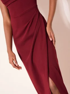 Rouge bordeaux - Lipsy Robe longue froncée à manches courtes et col carré