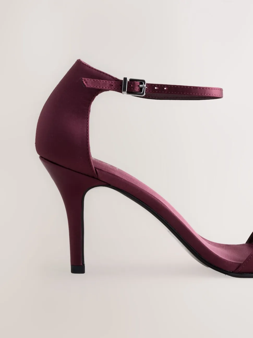 Rouge bordeaux - Mini sandales Forever Comfort® en satin à talons avec nœud