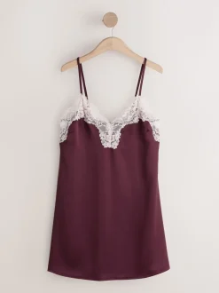 Rouge bordeaux - Nuisette en satin avec détail en dentelle