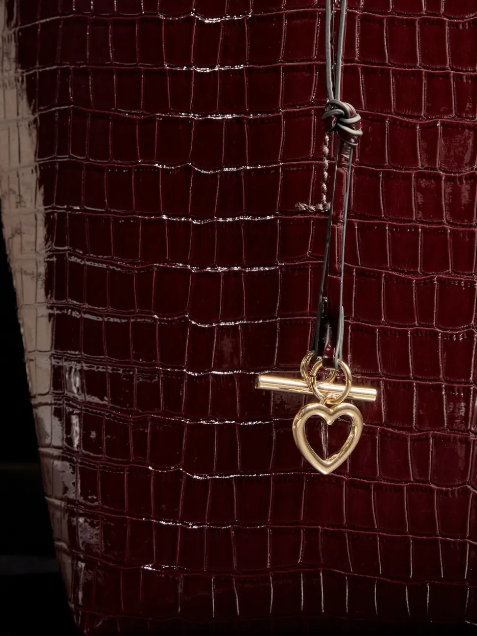 Rouge bordeaux - Sac cabas Lipsy effet croco