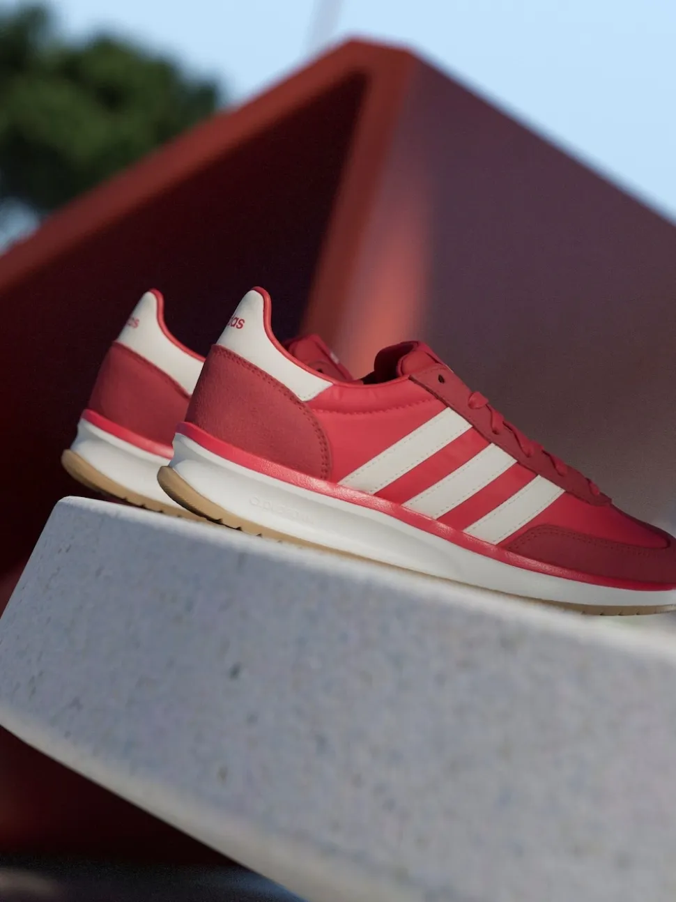 Rouge foncé - adidas run 60s 4.0 Baskets