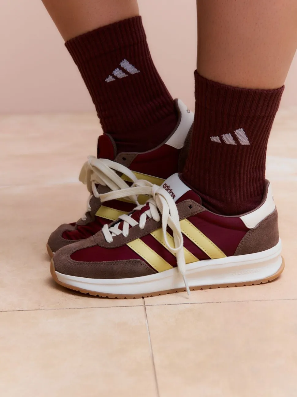 Rouge/jaune - adidas run 60s 4.0 Baskets