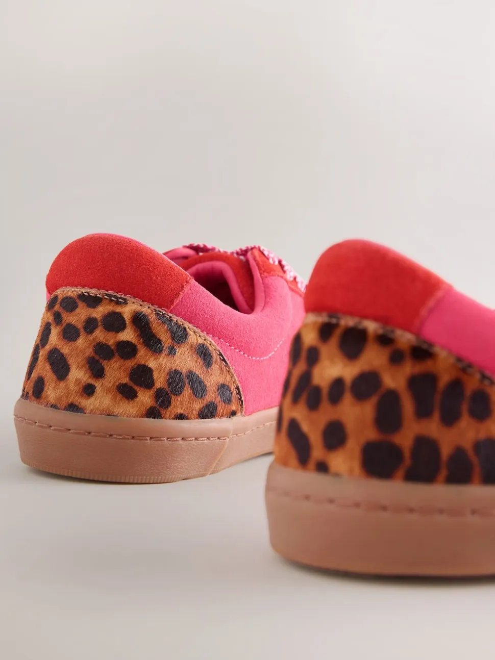 Rouge/Rose - Baskets à lacets Forever Comfort® à empiècements