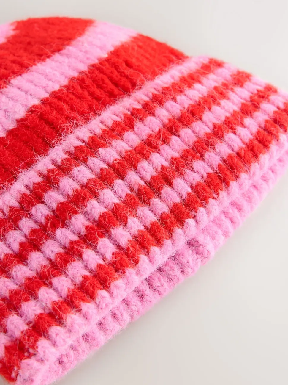 Rouge/Rose - Bonnet en maille à rayures