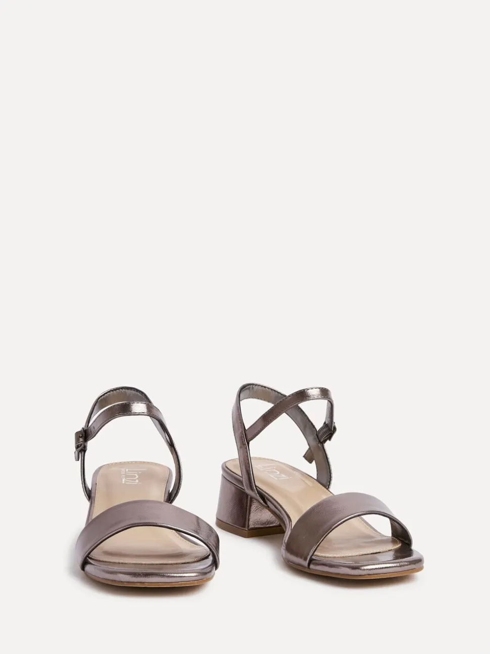 Sandales Linzi Carlie Coupe large à talons bas et épais