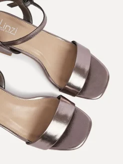 Sandales Linzi Carlie Coupe large à talons bas et épais