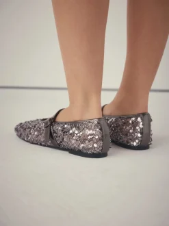 Sequins en étain - Chaussures Forever Comfort® Mary Jane avec ornements de sequins