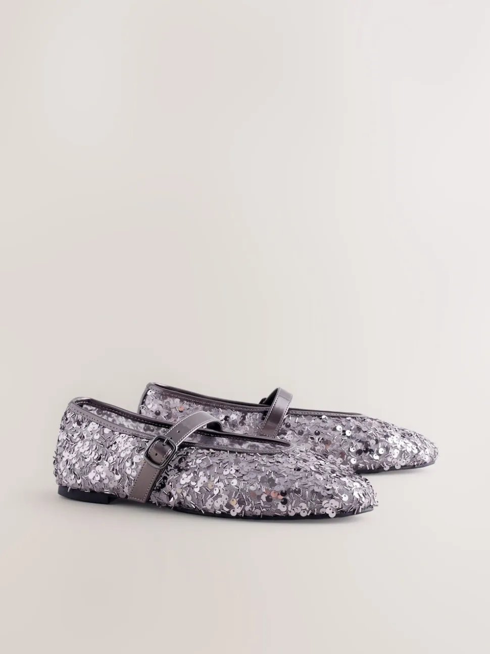Sequins en étain - Chaussures Forever Comfort® Mary Jane avec ornements de sequins