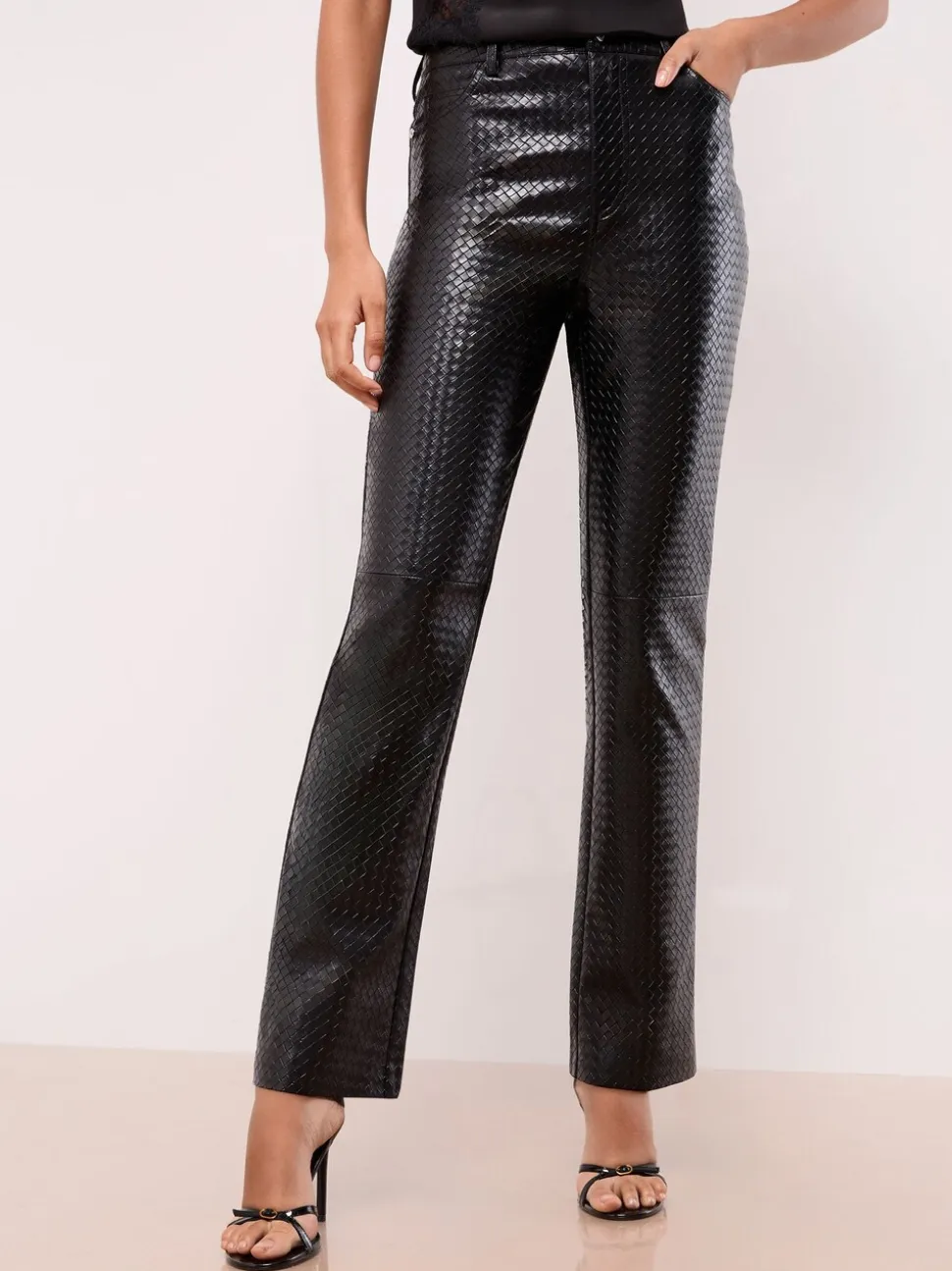 Similicuir noir tissé - Pantalons Lipsy Coupe droite