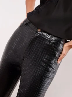 Similicuir noir tissé - Pantalons Lipsy Coupe droite