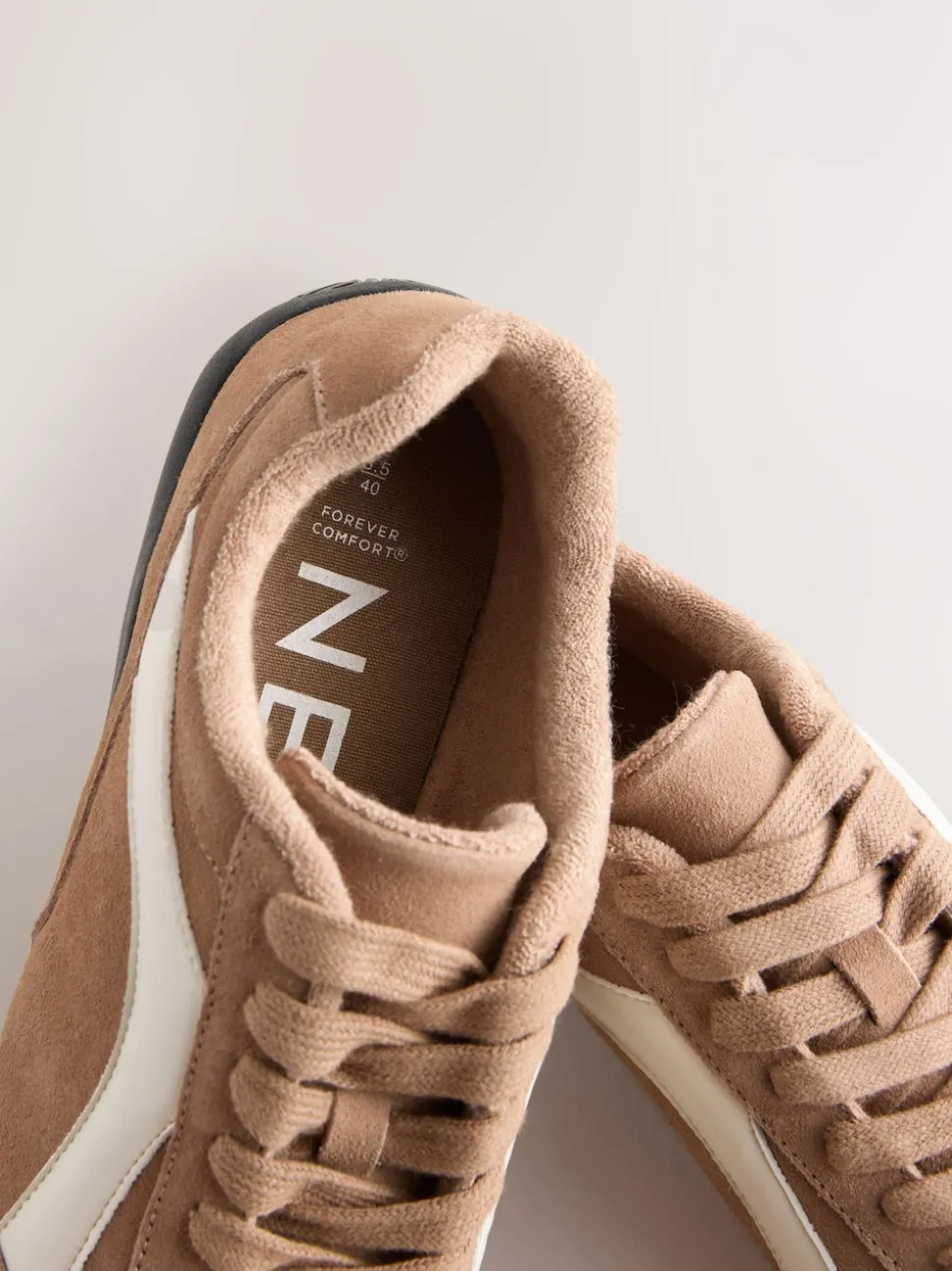 Suede de chameau - Baskets à lacets Forever Comfort® en cuir à semelle slim