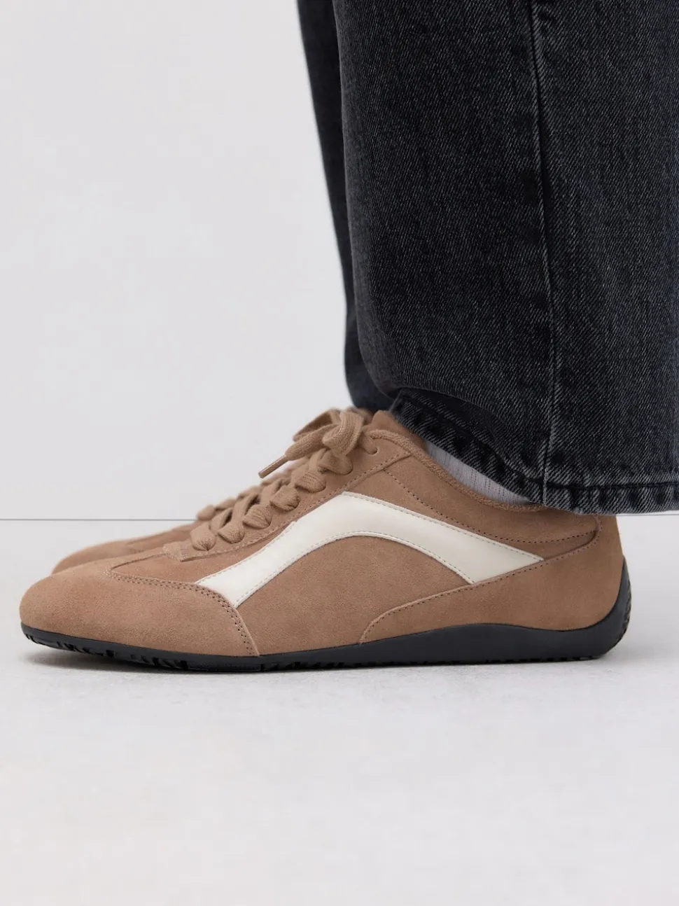 Suede de chameau - Baskets à lacets Forever Comfort® en cuir à semelle slim