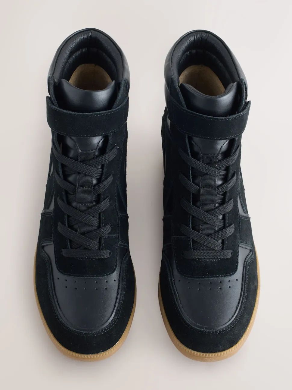 Suede noire - Baskets compensées à lacets Forever Comfort®