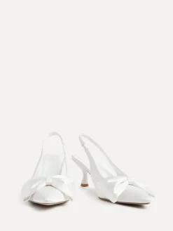 Talons Linzi de mariage Merlot en satin à bride arrière avec nœud
