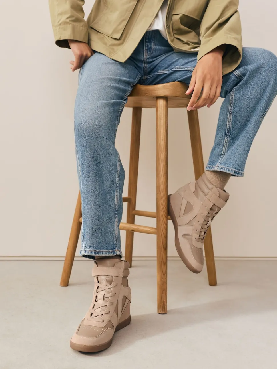 Taupe (Taupe) - Baskets compensées à lacets Forever Comfort®