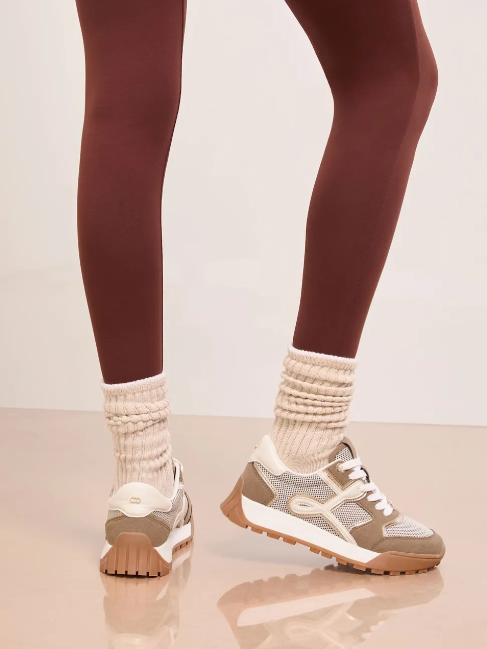 Taupe (Taupe) - Baskets de sport Lipsy À lacets Chunky Tapis de couloir
