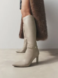 Taupe (Taupe) - Bottes à talons Forever Comfort® à talons hauts avec finitions matérielles
