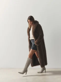 Taupe (Taupe) - Bottes à talons Forever Comfort® à talons hauts avec finitions matérielles
