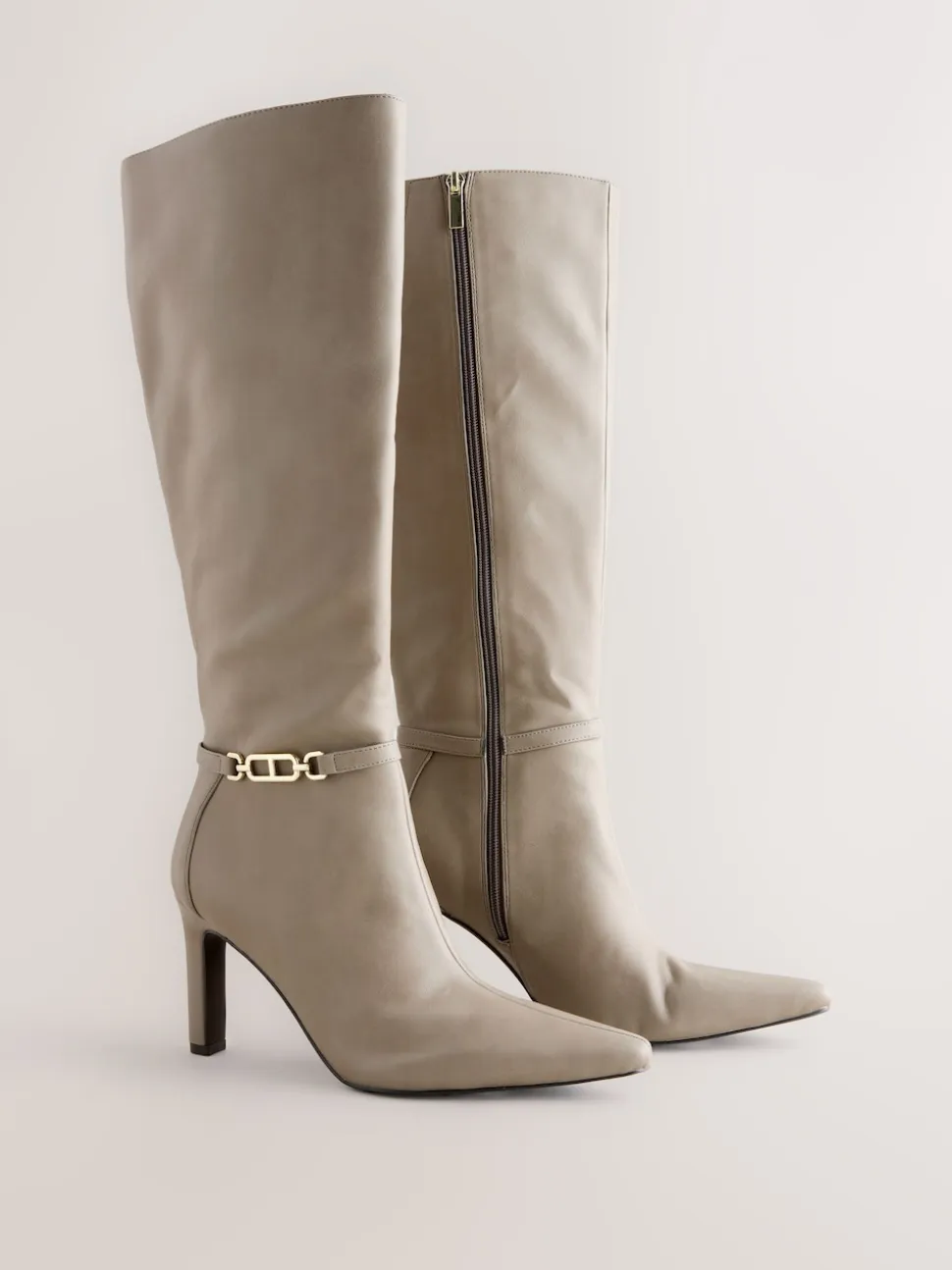 Taupe (Taupe) - Bottes à talons Forever Comfort® à talons hauts avec finitions matérielles