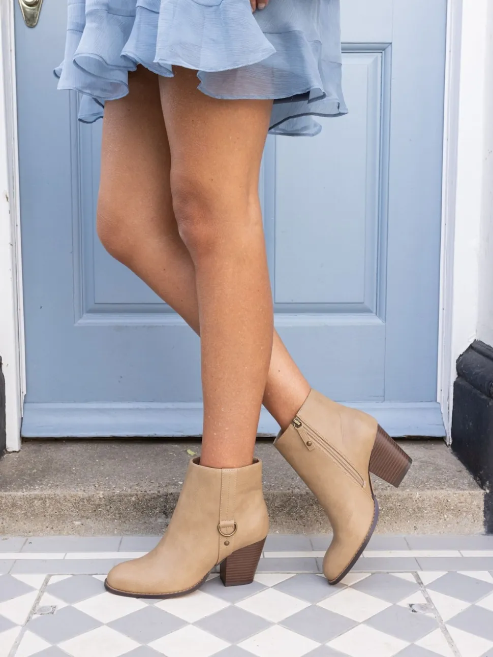 Taupe (Taupe) - Novo Bottes à talons Juliette Coupe large