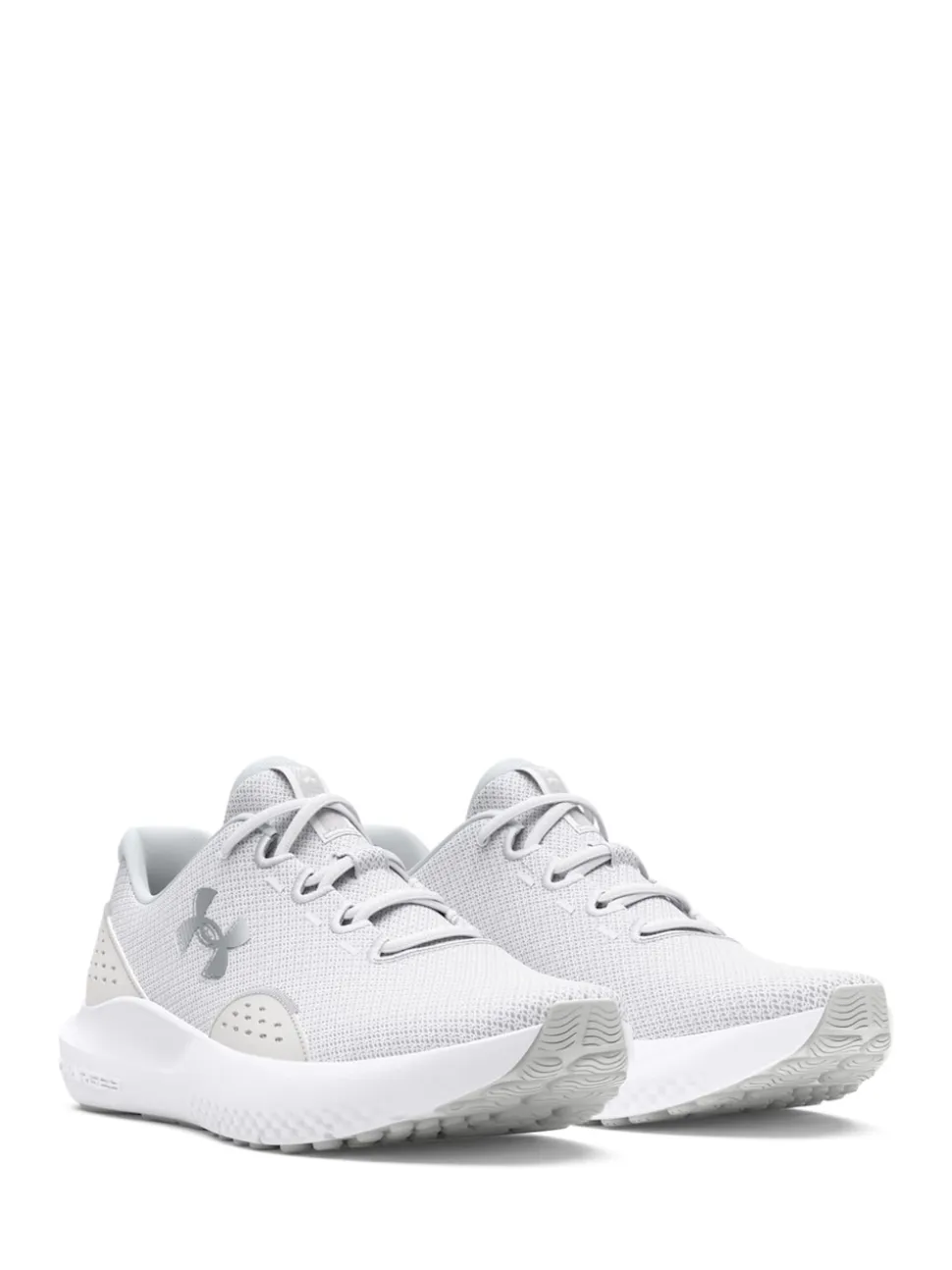 Terrain blanc - Baskets Under Armour Charged Surge