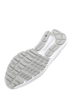 Terrain blanc - Baskets Under Armour Charged Surge