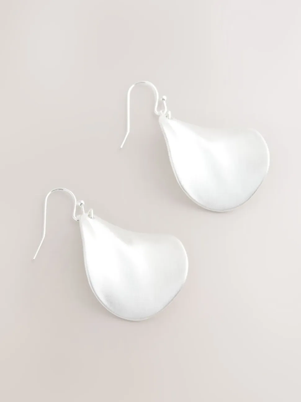 Tonalité argentée - Boucles d’oreilles Wave Petal Drop