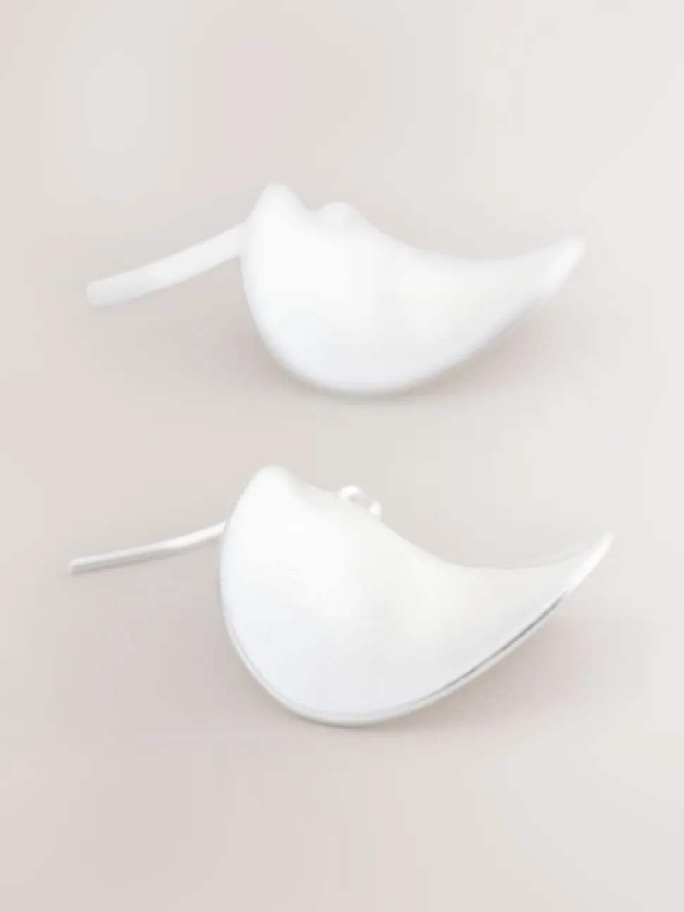 Tonalité argentée - Boucles d’oreilles Wave Petal Drop
