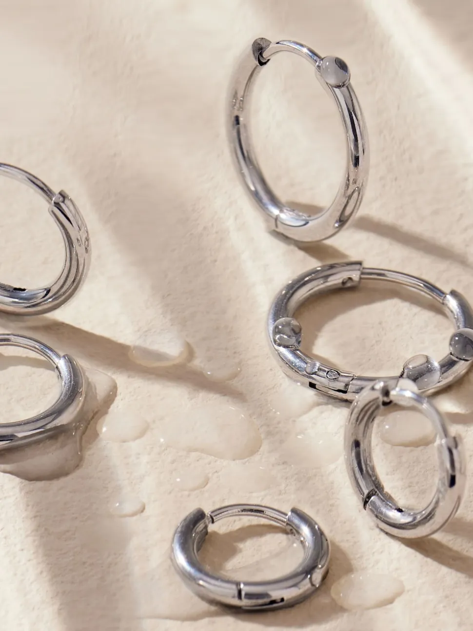 Tonalité argentée - Boucles d'oreilles Huggie Hoop en acier inoxydable 3 Lot