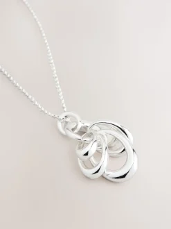 Tonalité argentée - Collier à pendentif cerceau empilé
