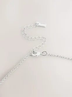 Tonalité argentée - Collier à pendentif cerceau empilé