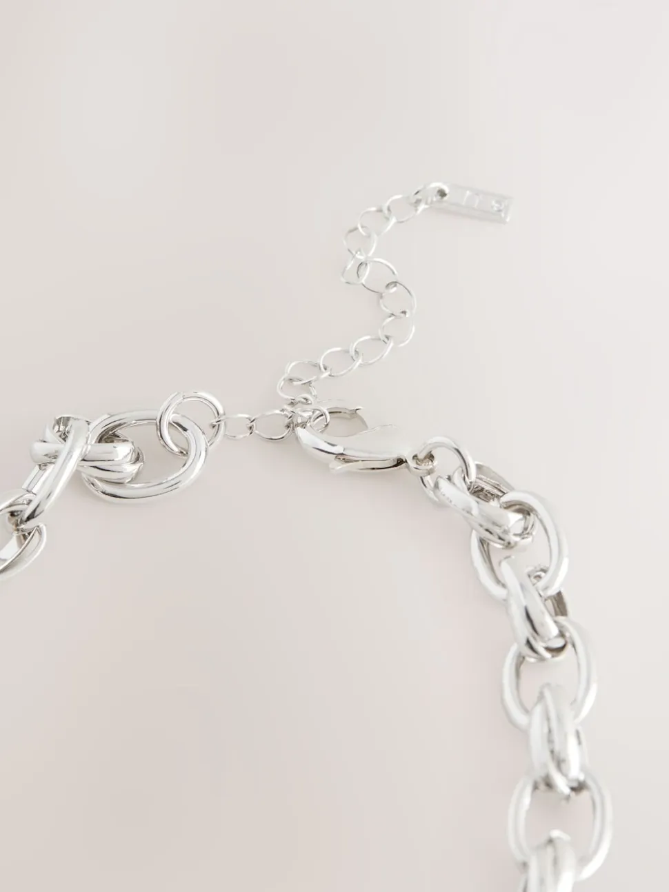Tonalité argentée - Collier à double maillons et grosse chaîne
