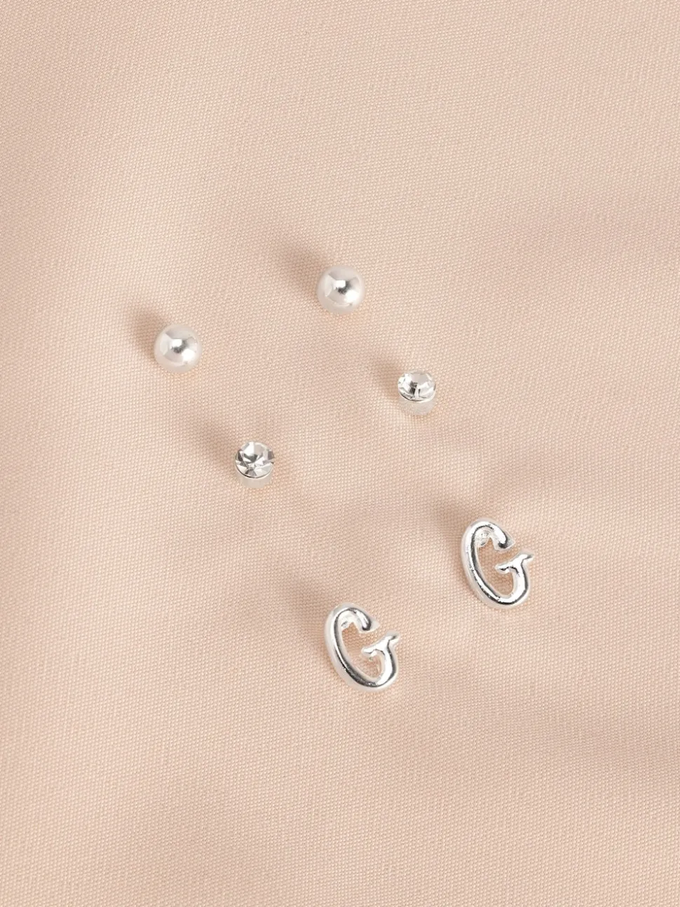 Tonalité argentée - Lot de boucles d’oreilles initiales