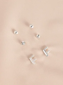 Tonalité argentée - Lot de boucles d’oreilles initiales