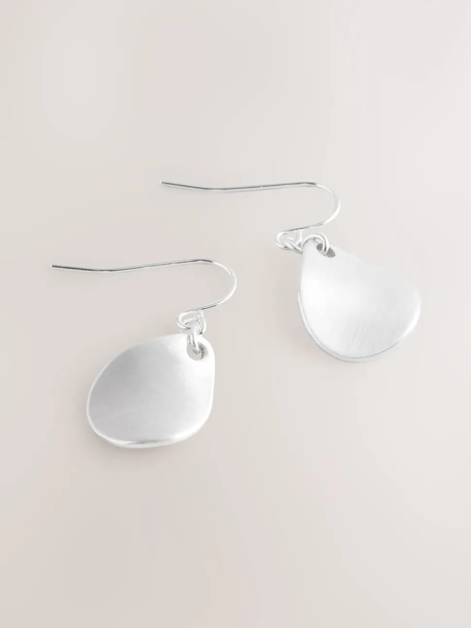 Tonalité argentée - Pendants d'oreilles pétales