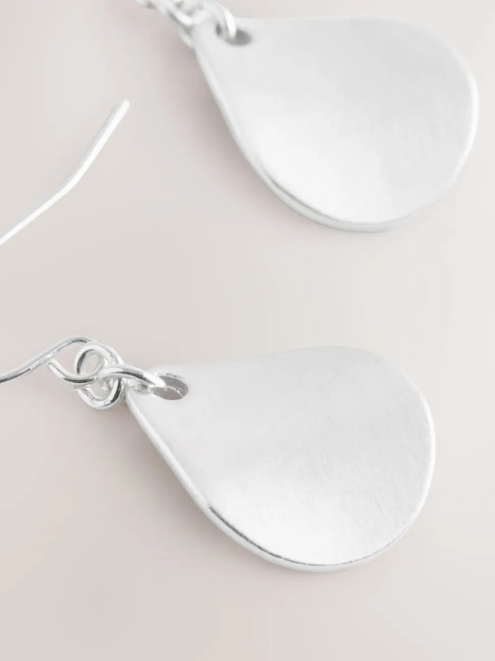 Tonalité argentée - Pendants d'oreilles pétales